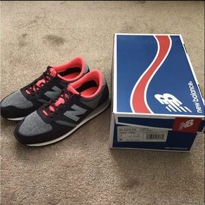 (NIB)New Balance WL420 Heather Plum/Guava Woman's Classic Sneakers(size 7)